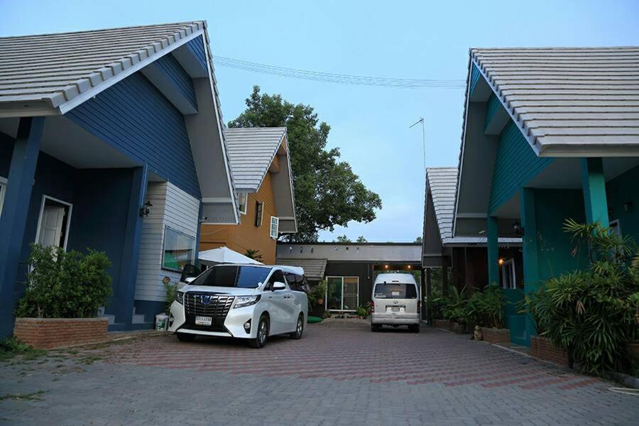 Baan Bon Resort Bang Tabun Фетчабури Екстериор снимка
